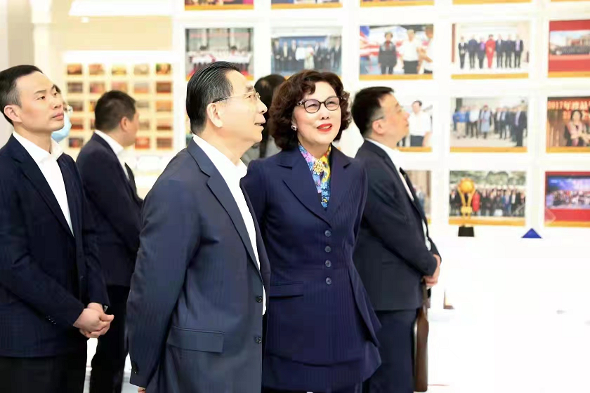 浙江移动党委书记、董事长、总经理郑杰一行调研万丰集团