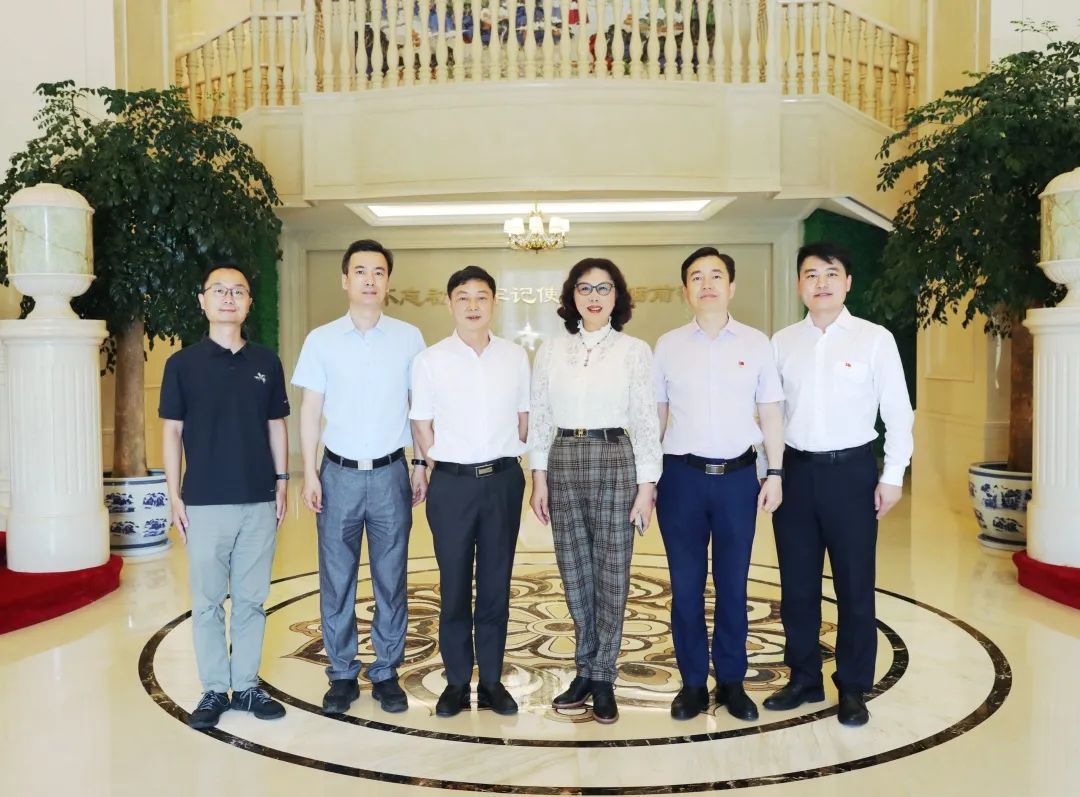 国家铁路局科技与法制司王强副司长到访万丰集团