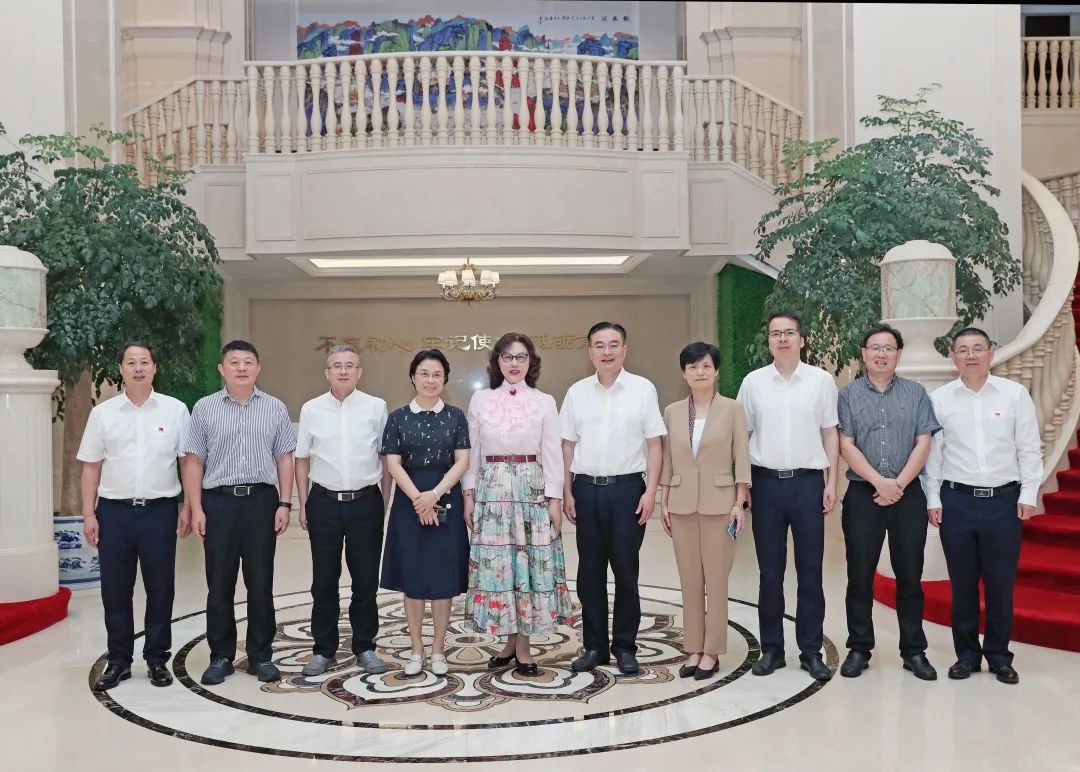浙江省工商联党组副书记、副主席蔡晓春一行调研万丰集团