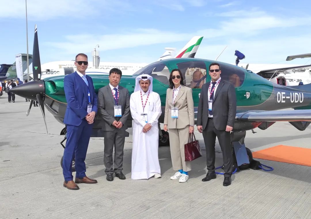 万丰向中东客户交付首架钻石DA50飞机