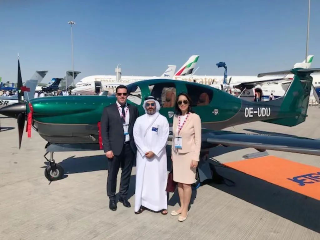 万丰钻石飞机亮相第18届迪拜航展