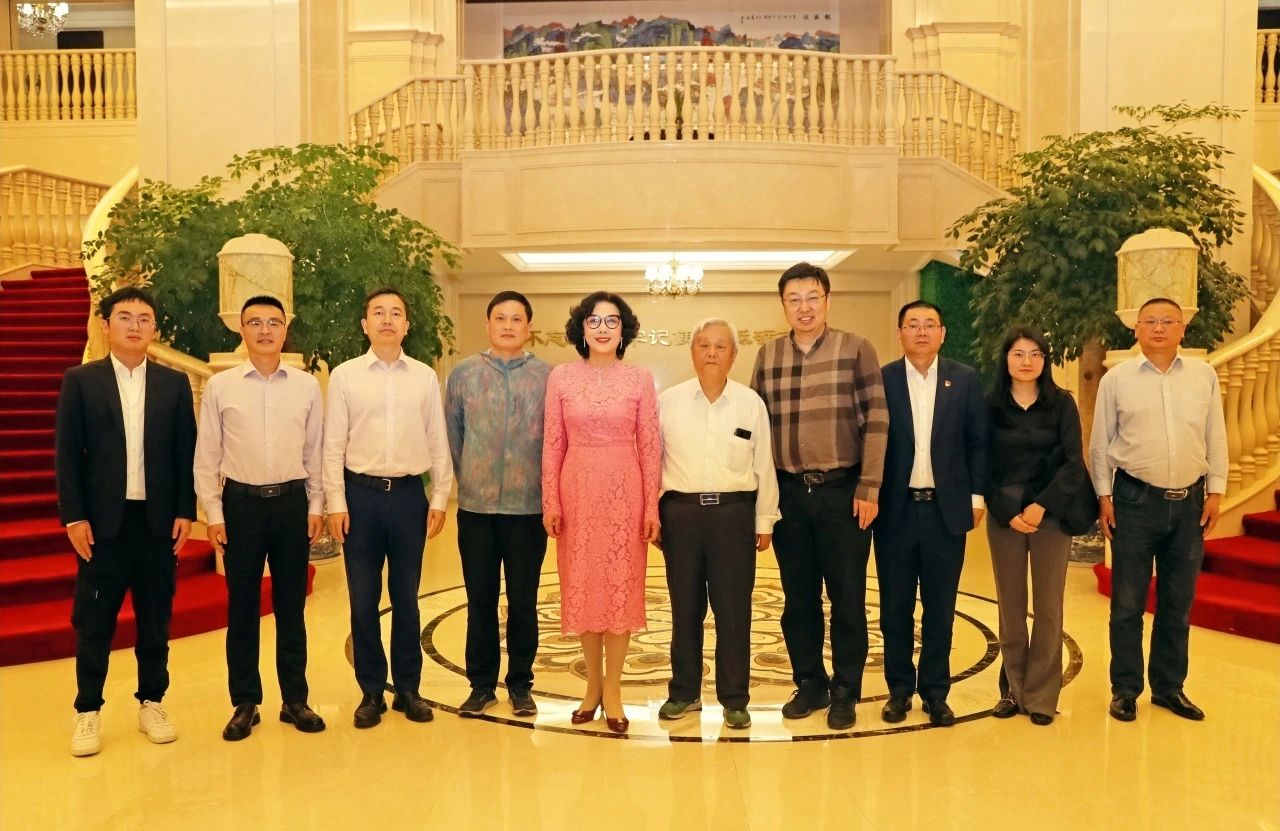 中国工程院屈贤明教授一行调研万丰低空经济