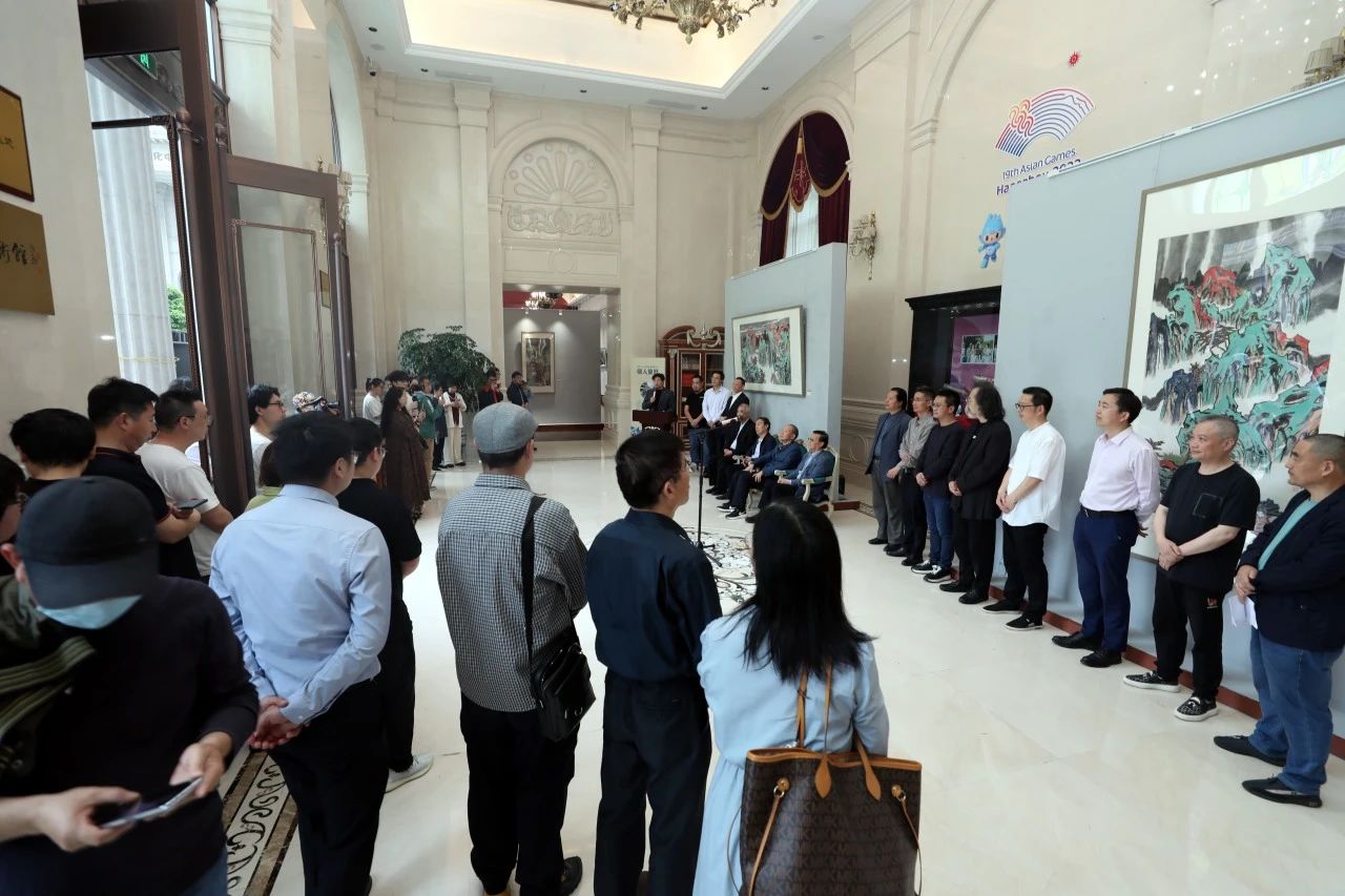 岳增光山水画暨古书画藏品展开幕