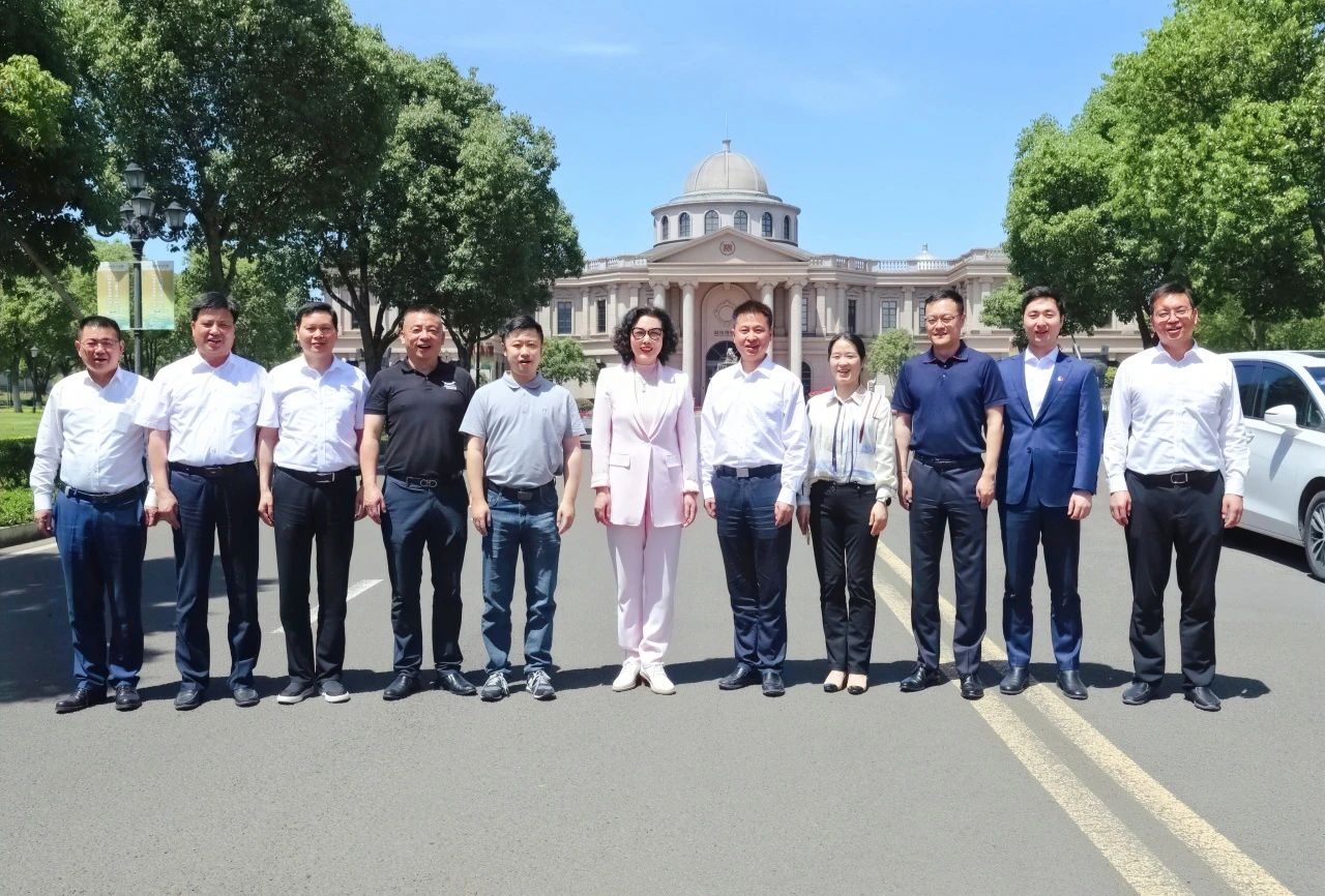 民航局空管局运行中心张俊书记一行调研万丰低空经济