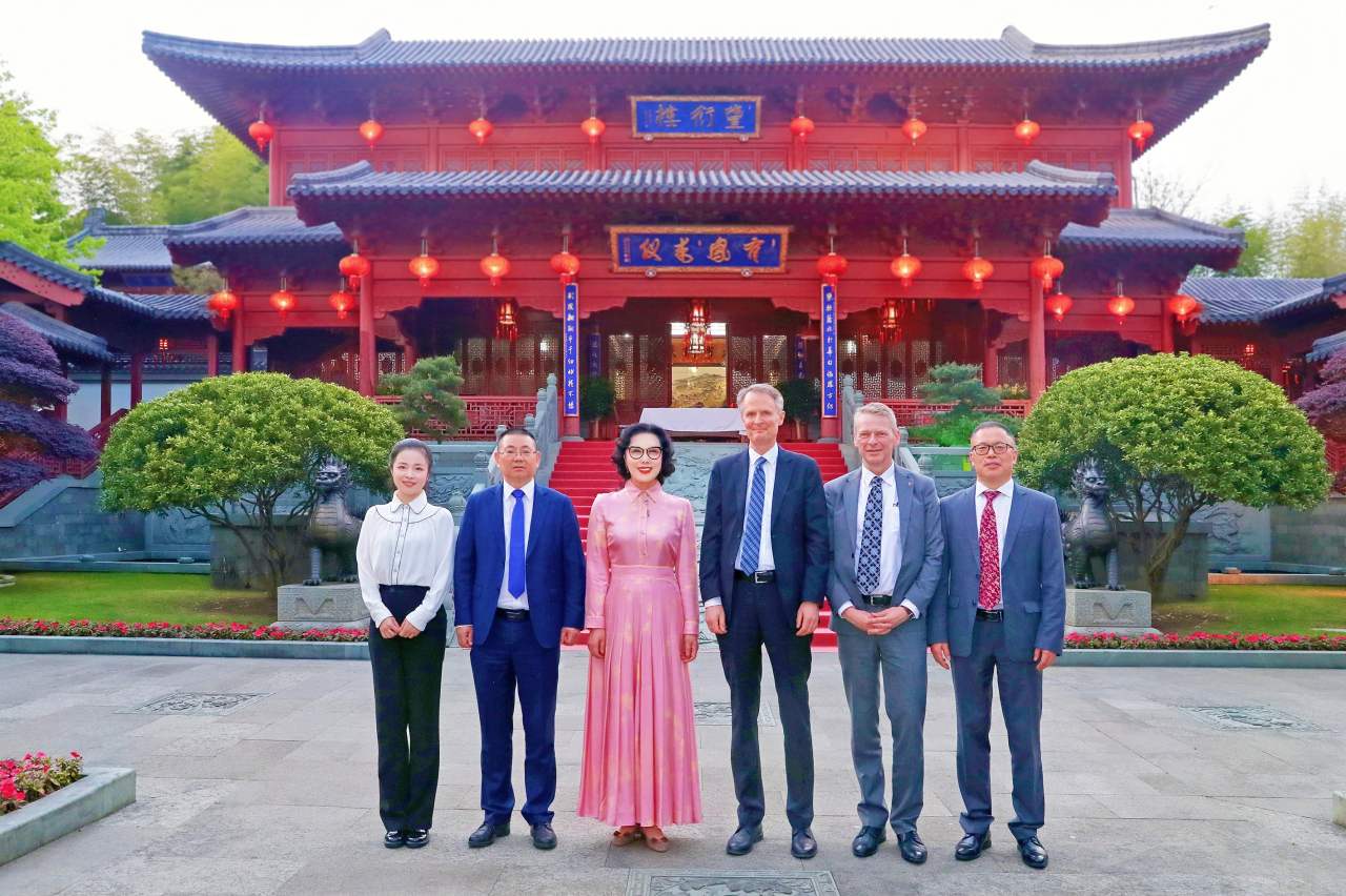 奥地利驻华大使Andreas Riecken访问万丰集团