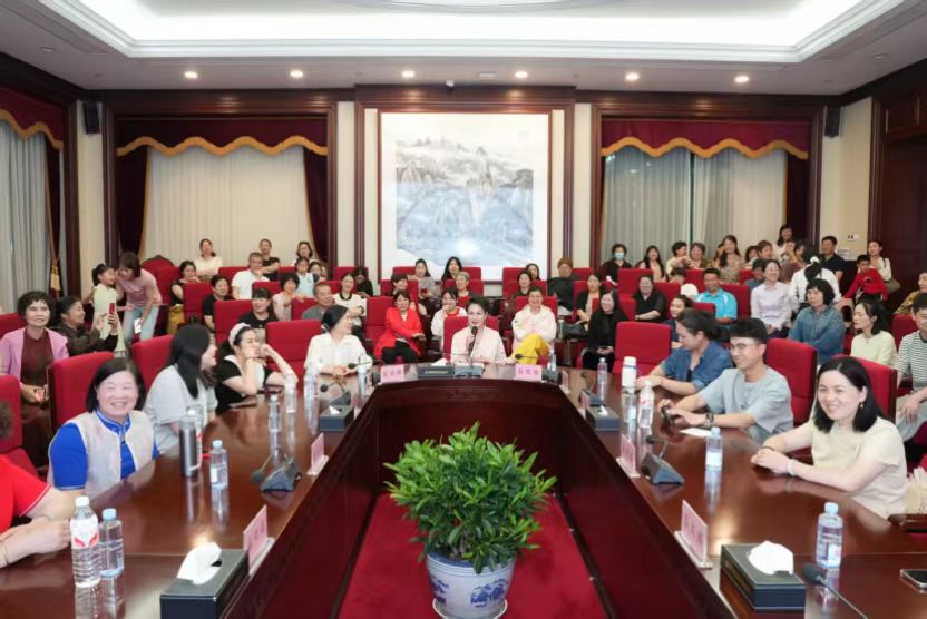 舒锦霞越剧艺术交流会在莲花大厦圆满举行