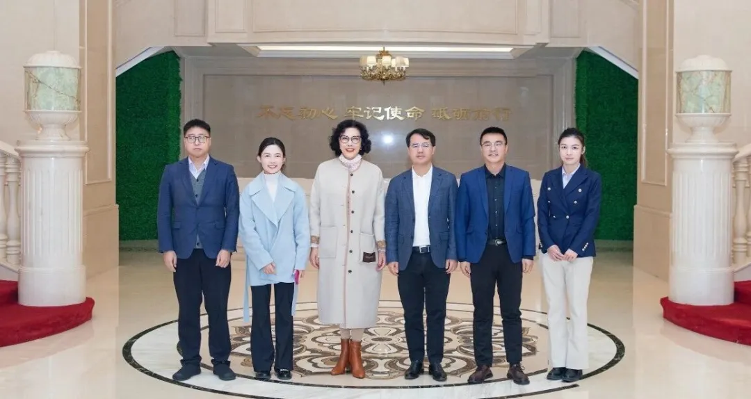 东方嘉富创始合伙人陈万翔一行赴万林国际指导交流